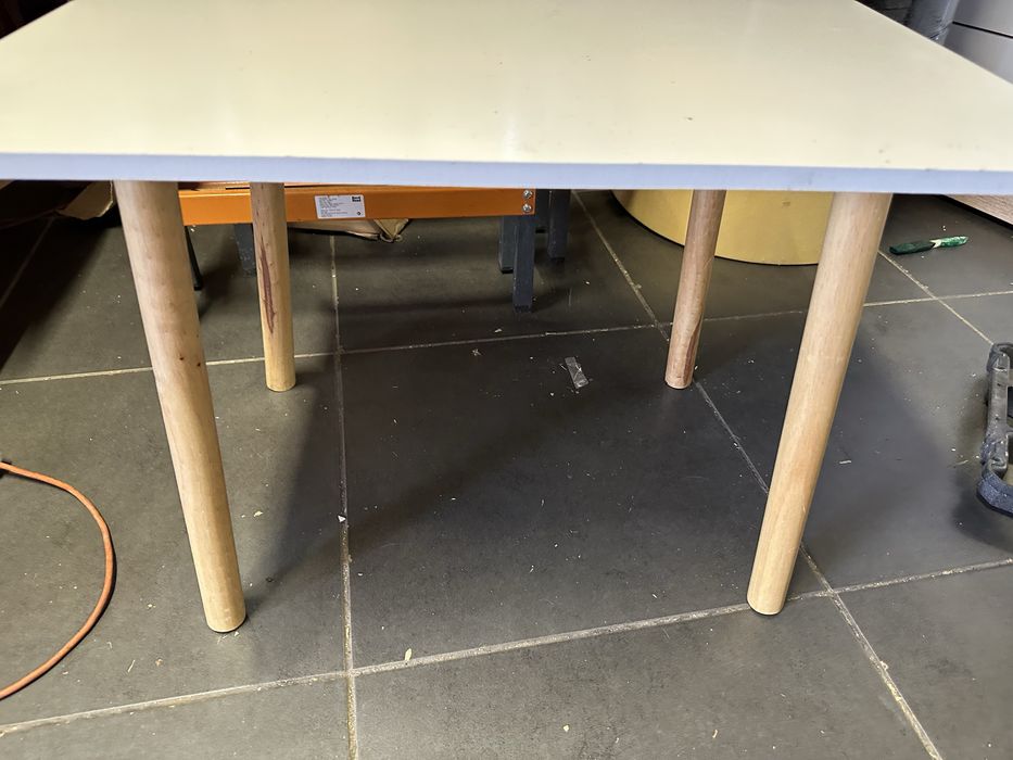 Toaletka biala i stolik , kwietnik dowoz