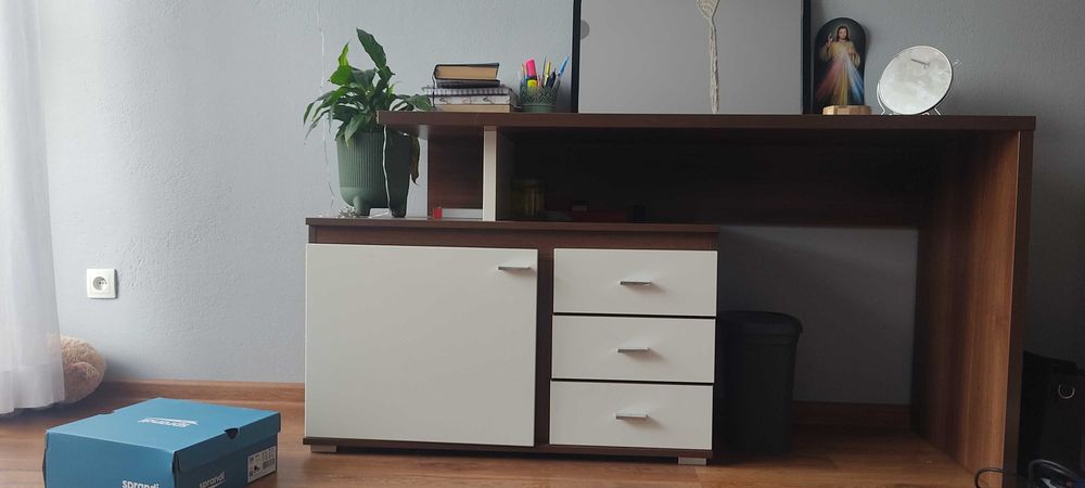 Zestaw mebli młodzieżowych