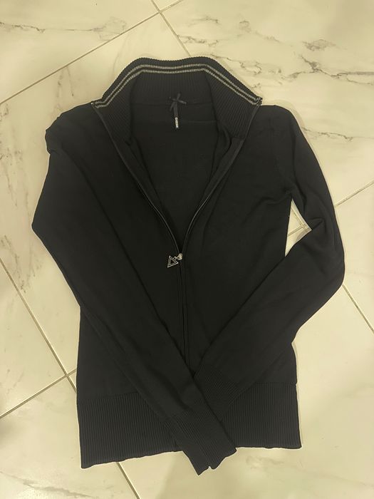 Кофтинка на застібку Guess