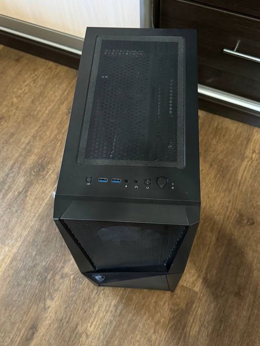 Ігровий ПК (+монітор,клавіатура,мишка,2 килимки,навушники)