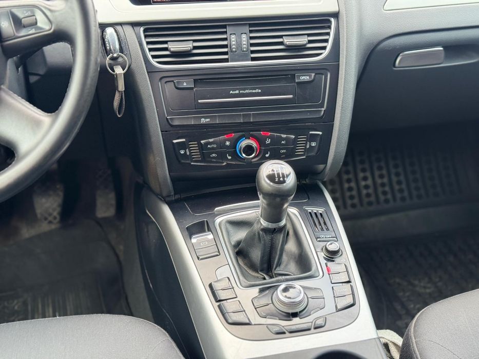 Audi A4B8 2.0 Tdi # 143 KM # Manual # Combi # Nawi # Led #