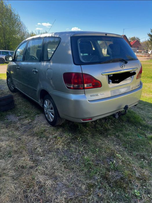 Toyota Avensis Verso 7 osobowa 2.0 d4d 116km