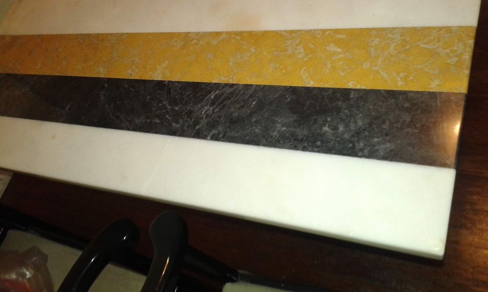 Mesa de sala de jantar em mármore maciça
