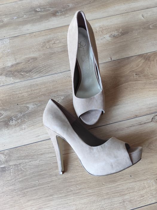 Szpilki z kolekcji Jessica Simpson rozmiar 39