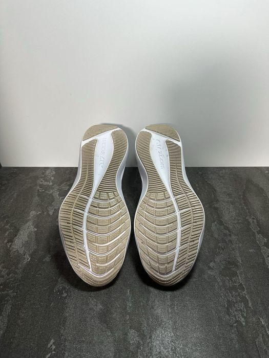 Кросівки Nike Air Zoom Winflo 8 Peach