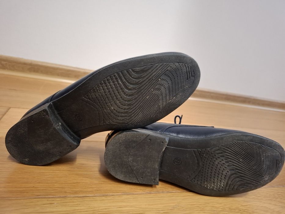 Buty chłopięce - skóra rozmiar 35