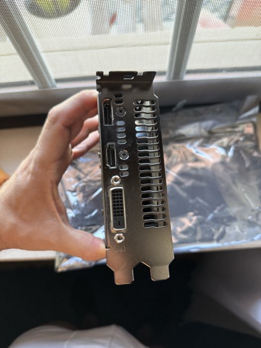 Graphics Card - Asus Expedition GTX 1050Ti - 4GB64740322769410123