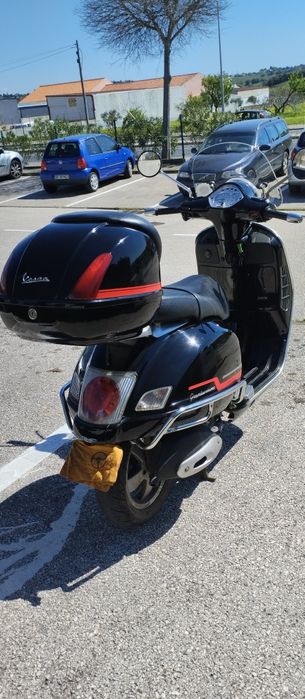 Vespa Granturismo 200