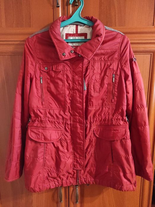 Женская лёгкая ветровка