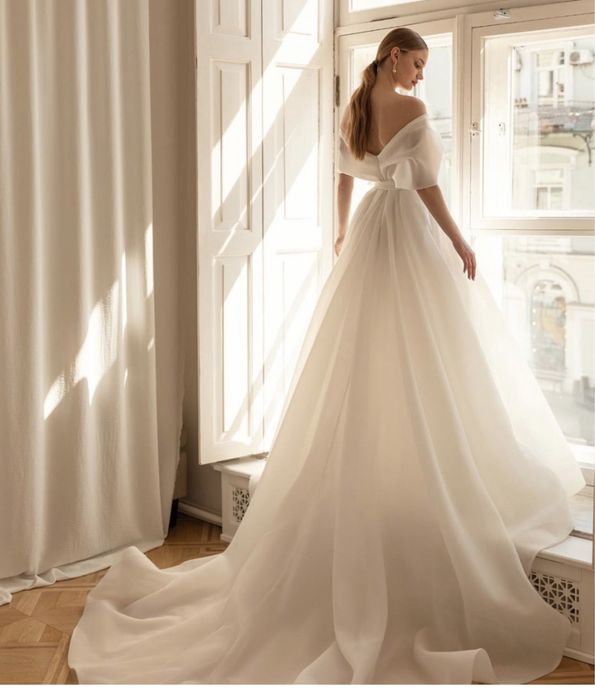 Suknia Ślubna z gorsetem i trenem