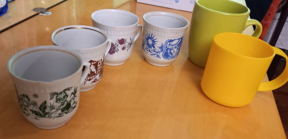 Чашки разные 6шт за 50грн