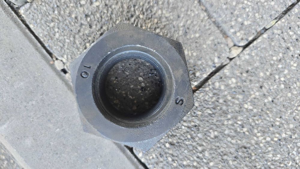 nakrętka m48 czarna kl.10