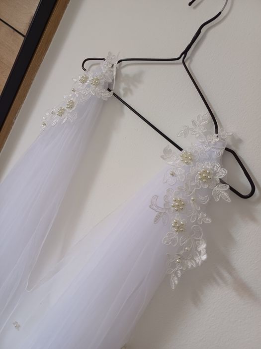 Véu de noiva NOVO com bordado floral e pérolas