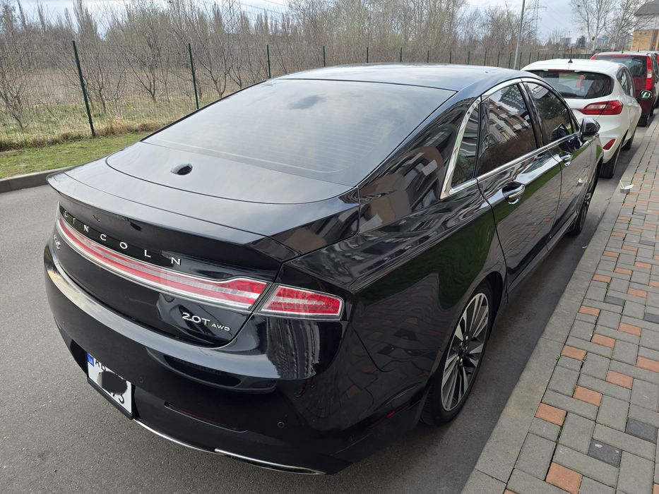 Автомобиль Lincoln mkz 2020