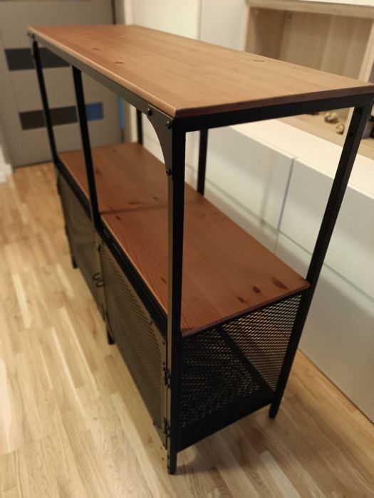 Komplet mebli: biurko, komoda i krzesło do biurka