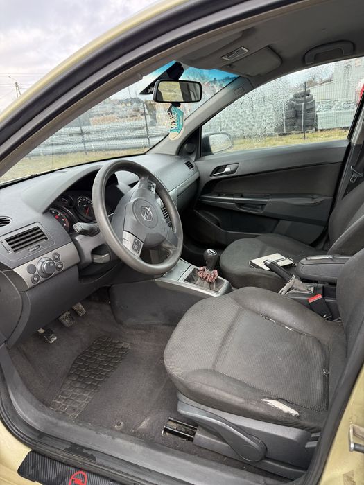 Opel Astra H 1.6 Benzyna