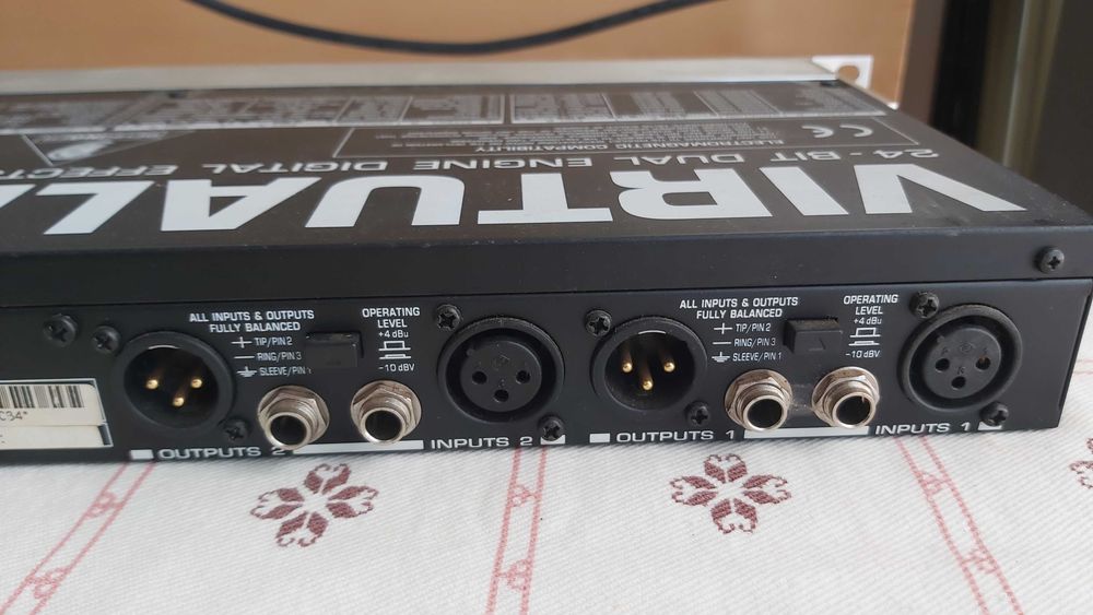 Behringer Virtualizer Pro DSP 1000P processador de efeitos digitais