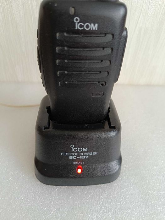 Рация Icom IC-F11 VHF, Готовые к работе . Оригинал. Литиевая батарея.