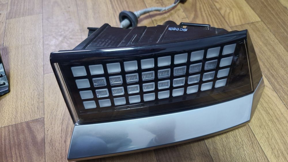 Ионик 5 ліхтрі задні