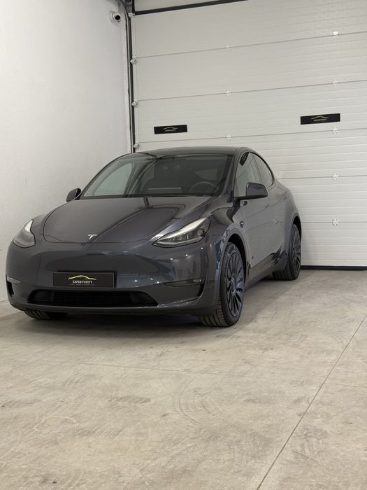 Tesla Model Y Long Range Dual Motor