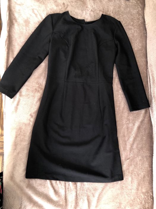 Сукня з відкритою спинкою