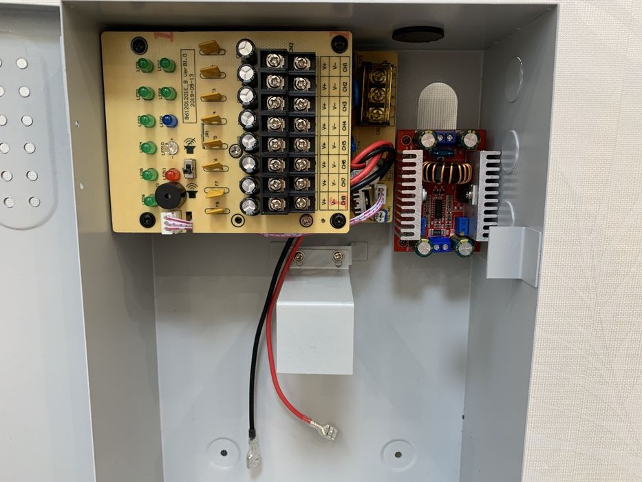 ХИТ ИБП 12В 10А 18 20Ач АКБ Бесперебойник для роутера видеонаблюдения