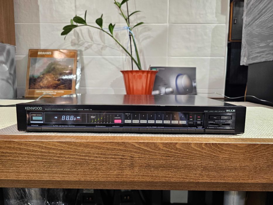 Luxman T2 AM/FM Stereo Tuner-A Beauty !! Photo #845449 - US Audio Mart