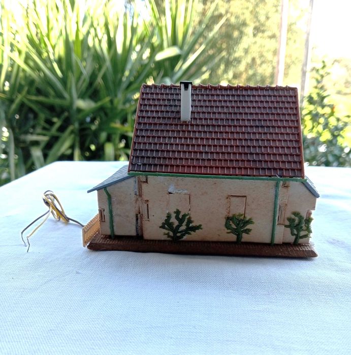 FALLER 272, Casa de campo, com ILUMINAÇÃO