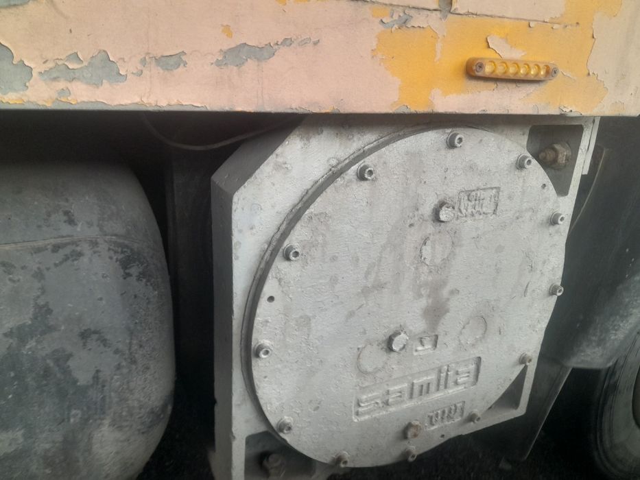 Євакуатор MERCEDES-BENZ 814