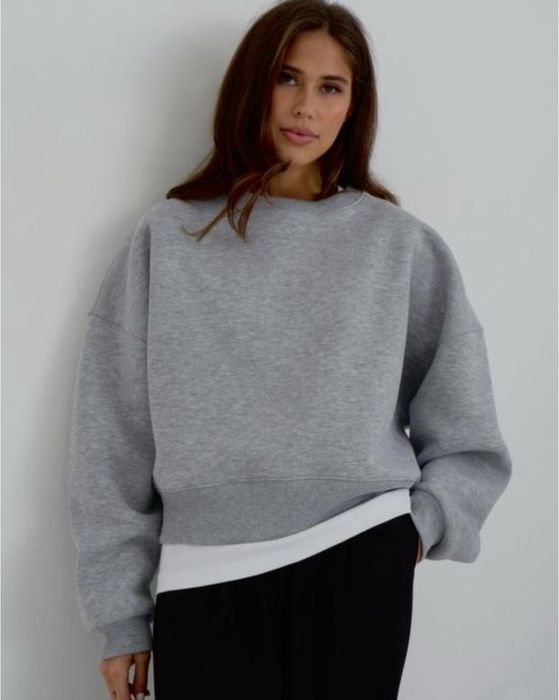 сірий світшот на флісі