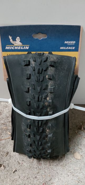 Par de Pneus Michelin Force AM 29