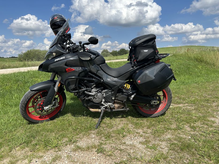 Ducati Multistrada V2S travel