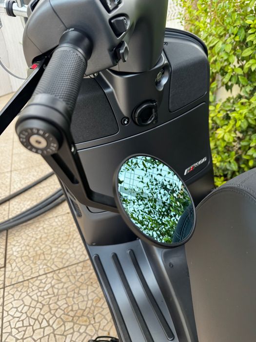 Vespa 300 GTS +Top Case + vidro proteção + Termignoni completo