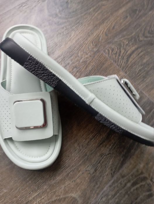 Босоніжки жіночі,шльопанці