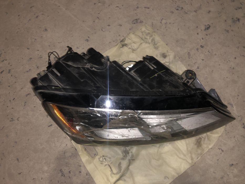 Фара права vw jetta джета під ремонт