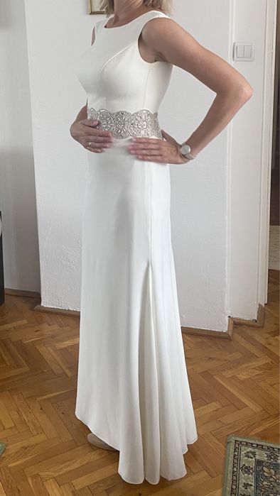 Suknia ślubna-prosta i elegancka
