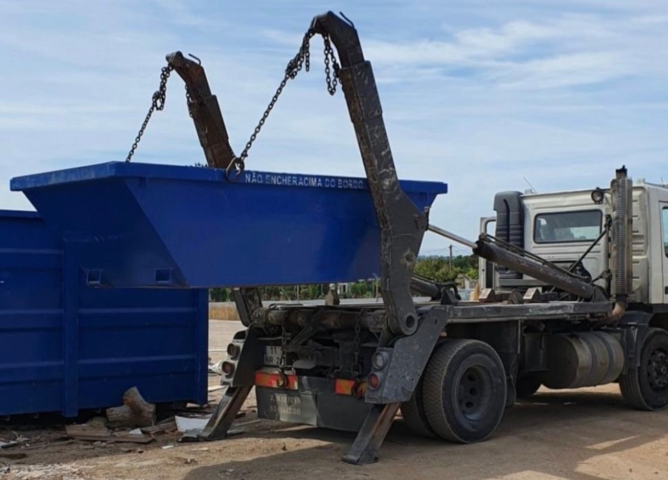 CONTENTORES e CARRINHAS p/recolha e transporte de entulho obras e lixo