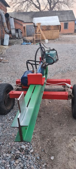 Гідравлічний дровокол