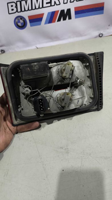 Farolim BMW E34 Serie 5 Mala Esquerda (Branco)