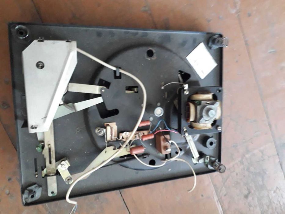 деталь старого винилового проигрывателя