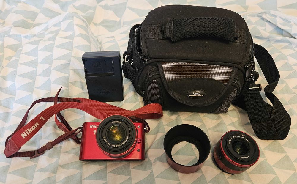 Aparat fotograficzny Nikon J1