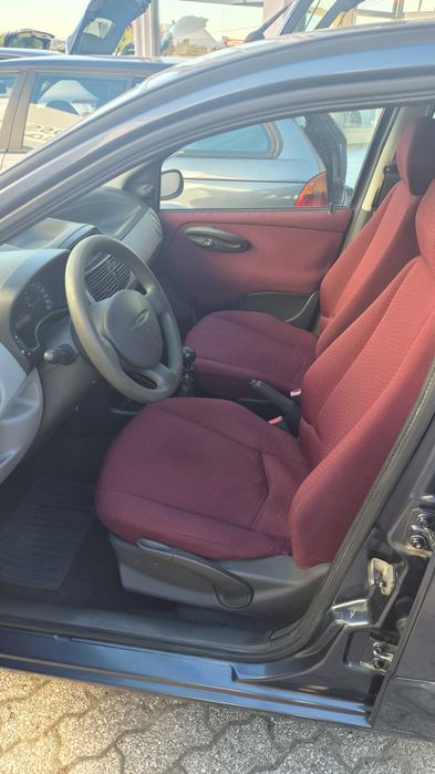 Vendo um punto 1999 388mil km esta uso paraco trabalho foto 2