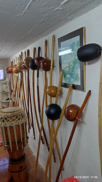Instrumentos de capoeira.