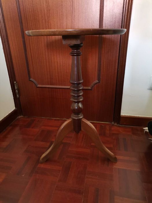 Mesa de apoio tri pé