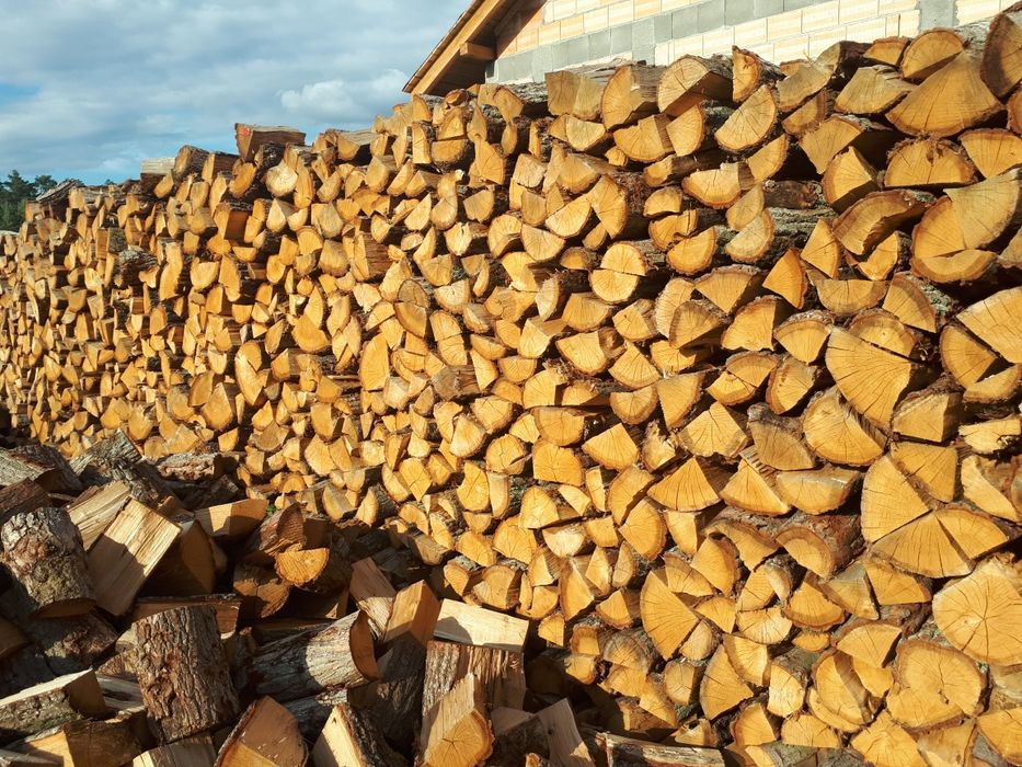 Drewno  suche  iglaste i liściaste.