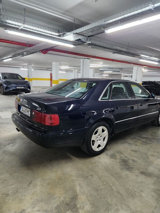 Audi A8 motor 2.8 193cv gasolina só 127.000 km nacional 1 dono livro de revisões na marca impecável Aceito retoma