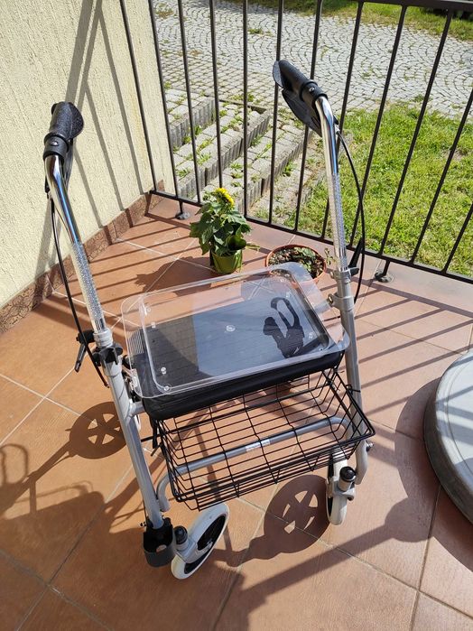 Chodzik dla osoby starszej/mającej trudności z poruszaniem