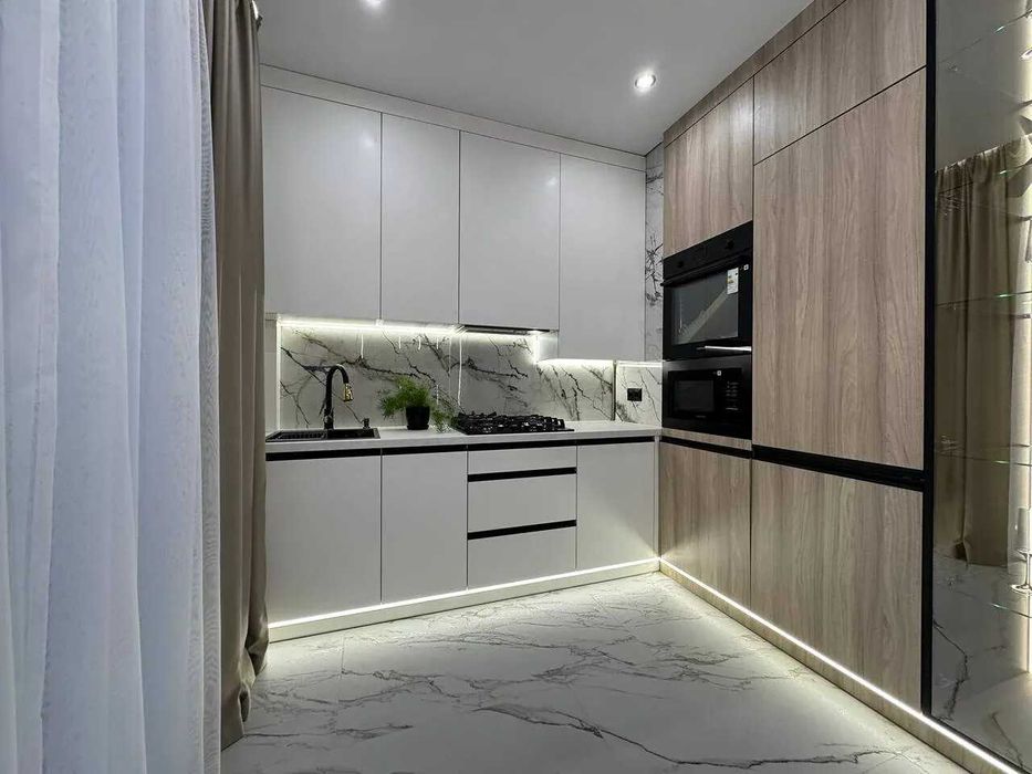 Унікальна 2-кімнатна квартира у ЖК Долішній з патіо!