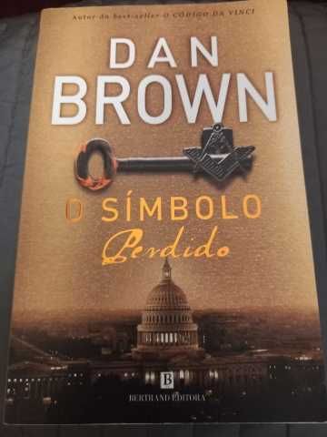 Vários livros em bom estado