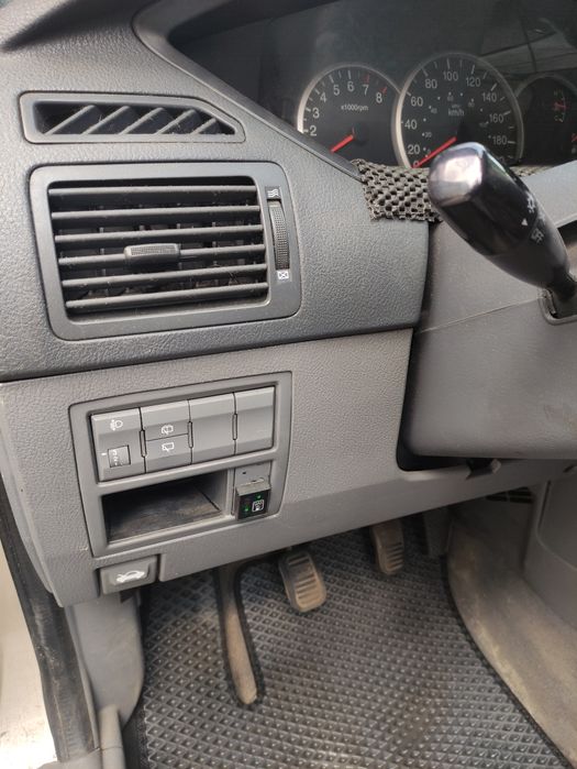 Продам автомобіль KIA CARENS 2006